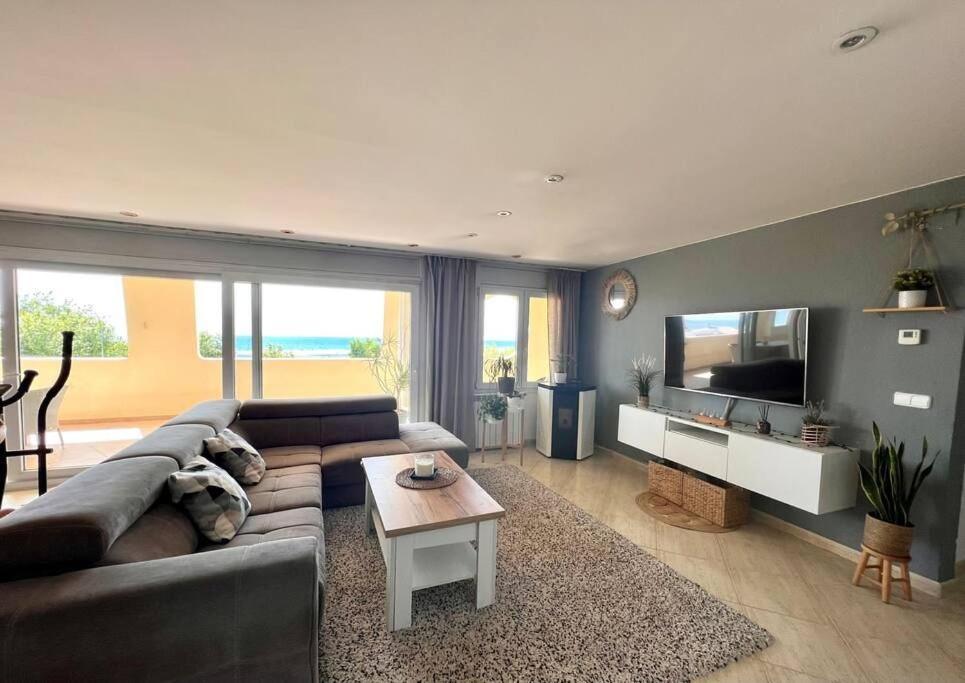3Apartamento De Tres Habitaciones Эмпуриабрава Экстерьер фото