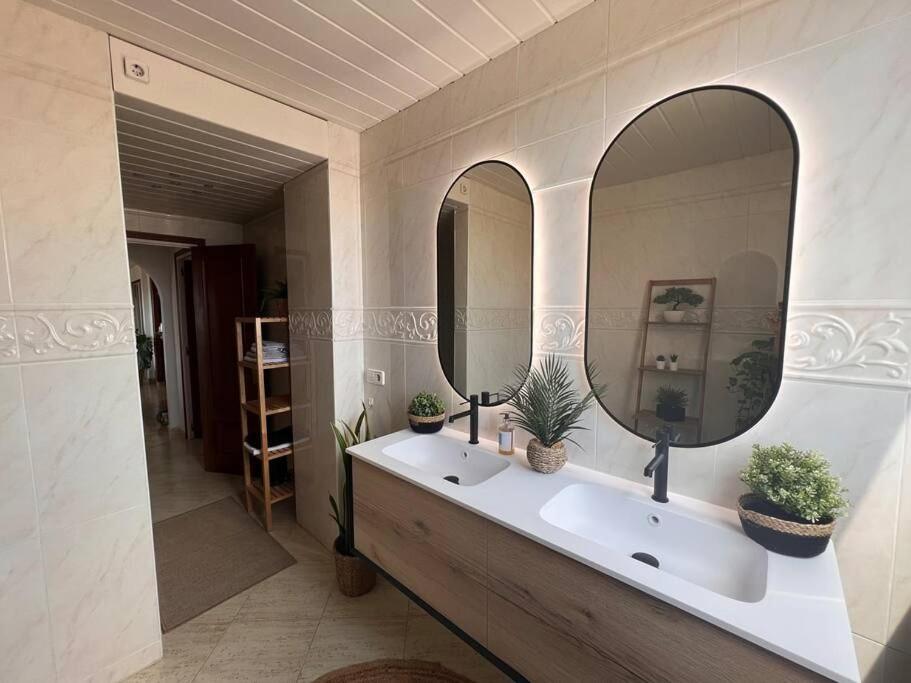 3Apartamento De Tres Habitaciones Эмпуриабрава Экстерьер фото